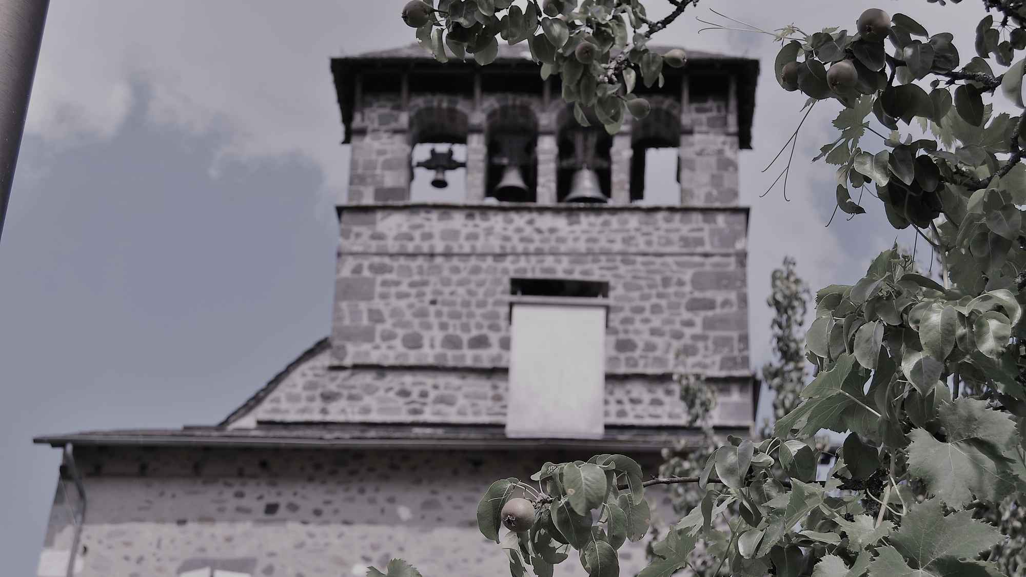 Vue clocher noir et blanc ret